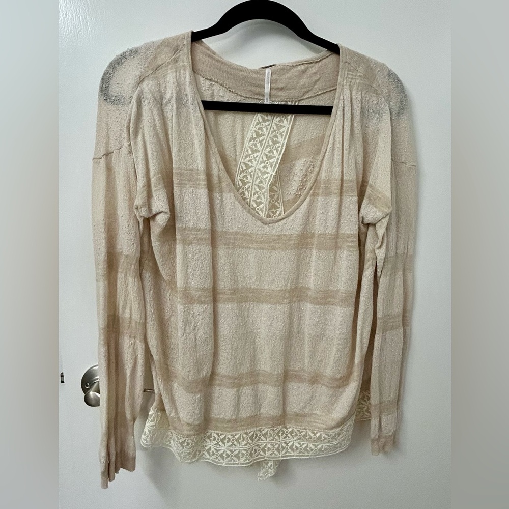 Free People Ivory Lace Detail Light Sweater top Size Medium